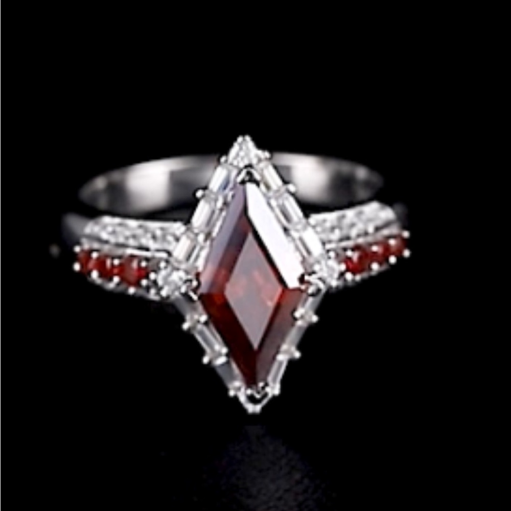 ❤️Elegant Red Moissanite “Fancy” Ring❤️